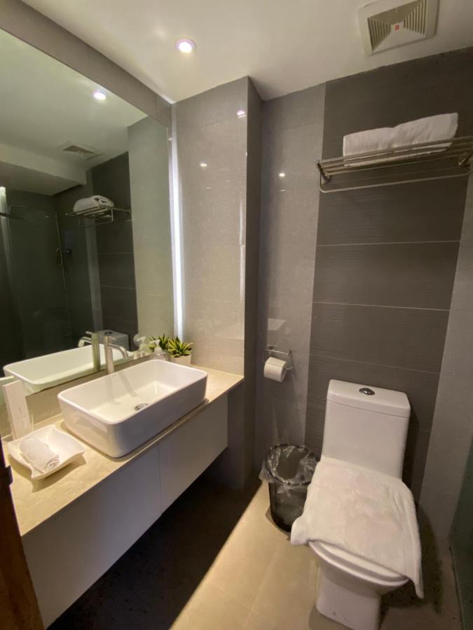 Tely'S Bed & Breakfast Iloilo Powered By Cocotel Eksteriør billede