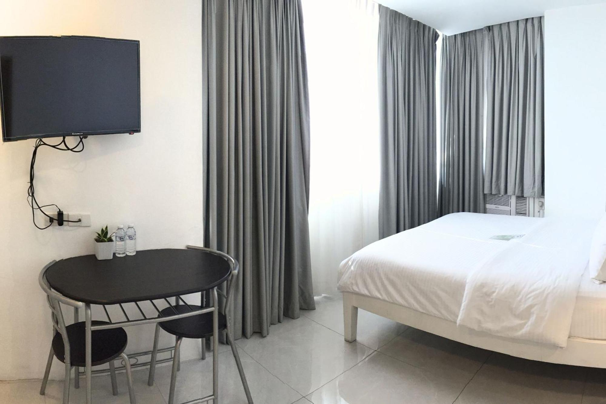 Tely'S Bed & Breakfast Iloilo Powered By Cocotel Eksteriør billede