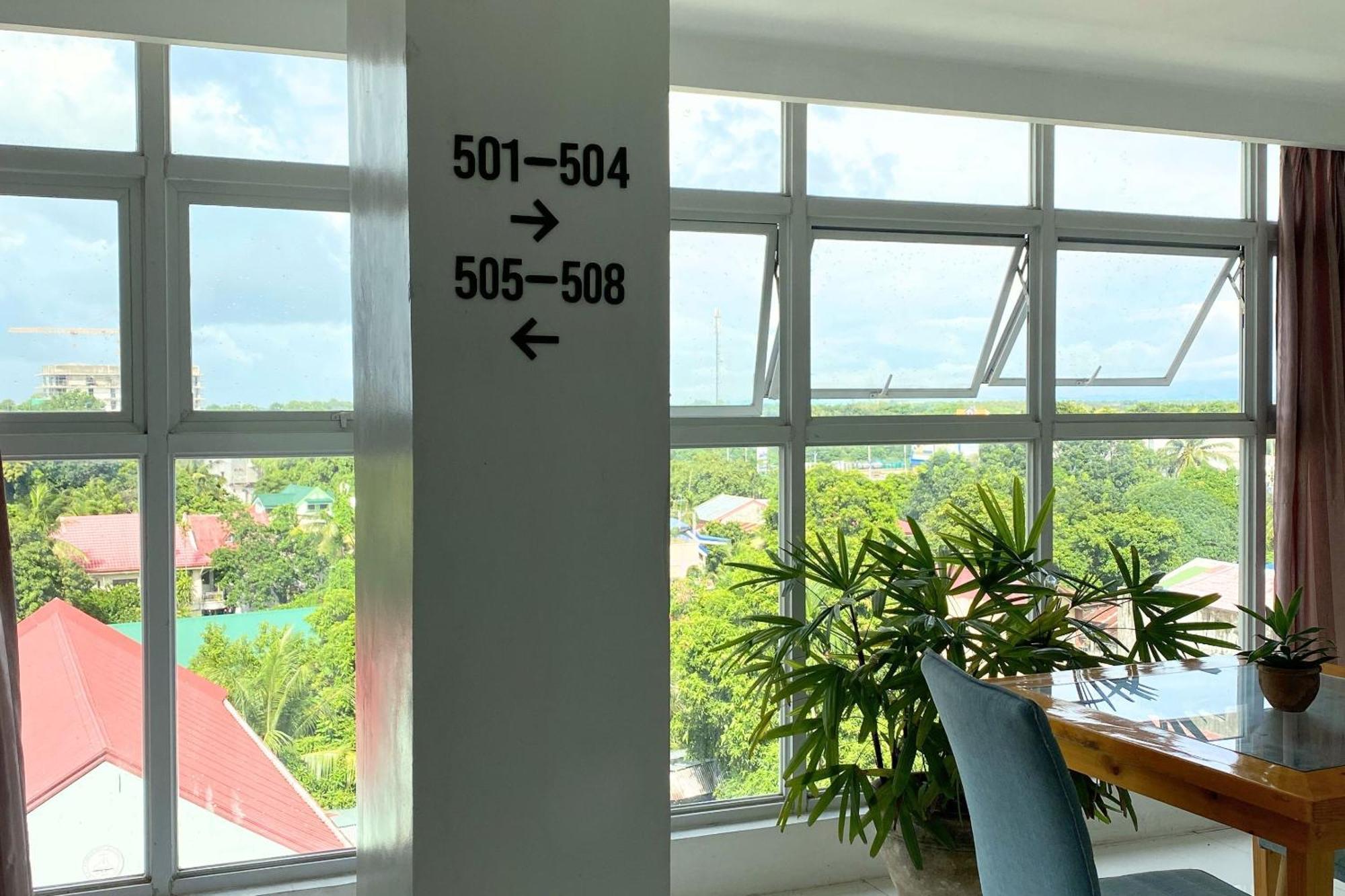 Tely'S Bed & Breakfast Iloilo Powered By Cocotel Eksteriør billede
