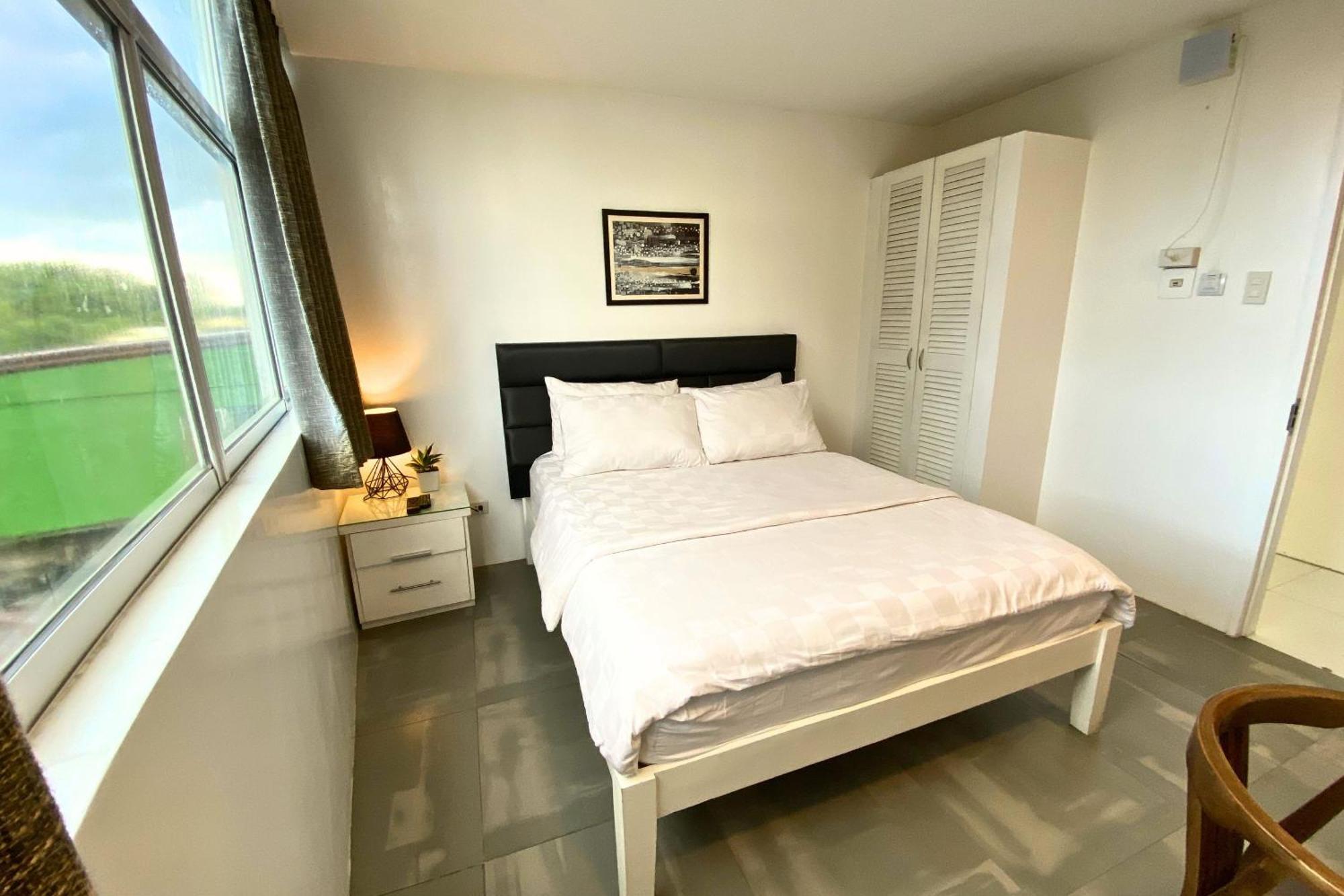 Tely'S Bed & Breakfast Iloilo Powered By Cocotel Eksteriør billede
